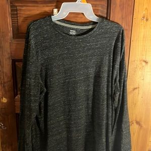 Old navy long sleeve shirt! Great condition!